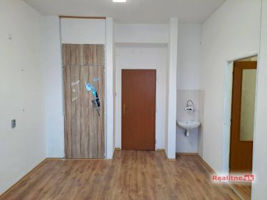 Kancelárske priestory na prenájom 28 m2, Poprad - Západ