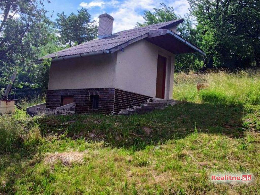 PREDAJ - pozemok o rozlohe 1466 m2 s chatkou Šidlovec - Prešov