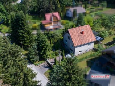 Rodinný dom s pozemkami - Podhlinie, Pov. Bystrica