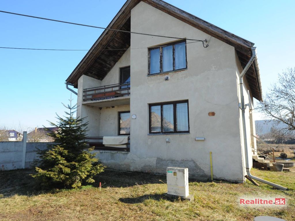 4 izbový rodinný dom 2 x balkón NA PREDAJ 