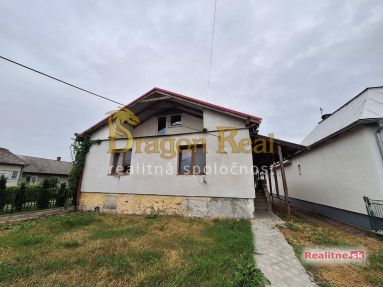 PREDAJ - Rodinný dom s podkrovím a pozemkom - FALKUŠOVCE okr. Michalovce