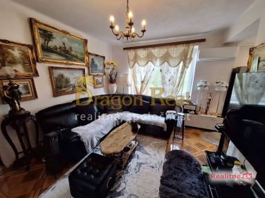 PREDAJ - 3 Izbový byt s balkónom, garážou a záhradkou - BRACOVCE okr. Michalovce
