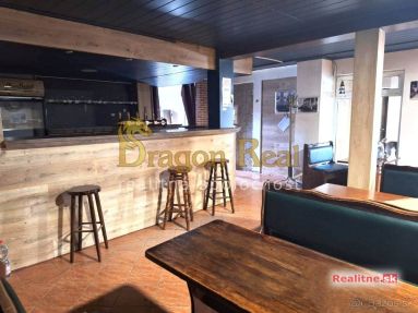 PRENÁJOM - Plne vybavený bar + salónik so samostatným vstupom - MICHALOVCE