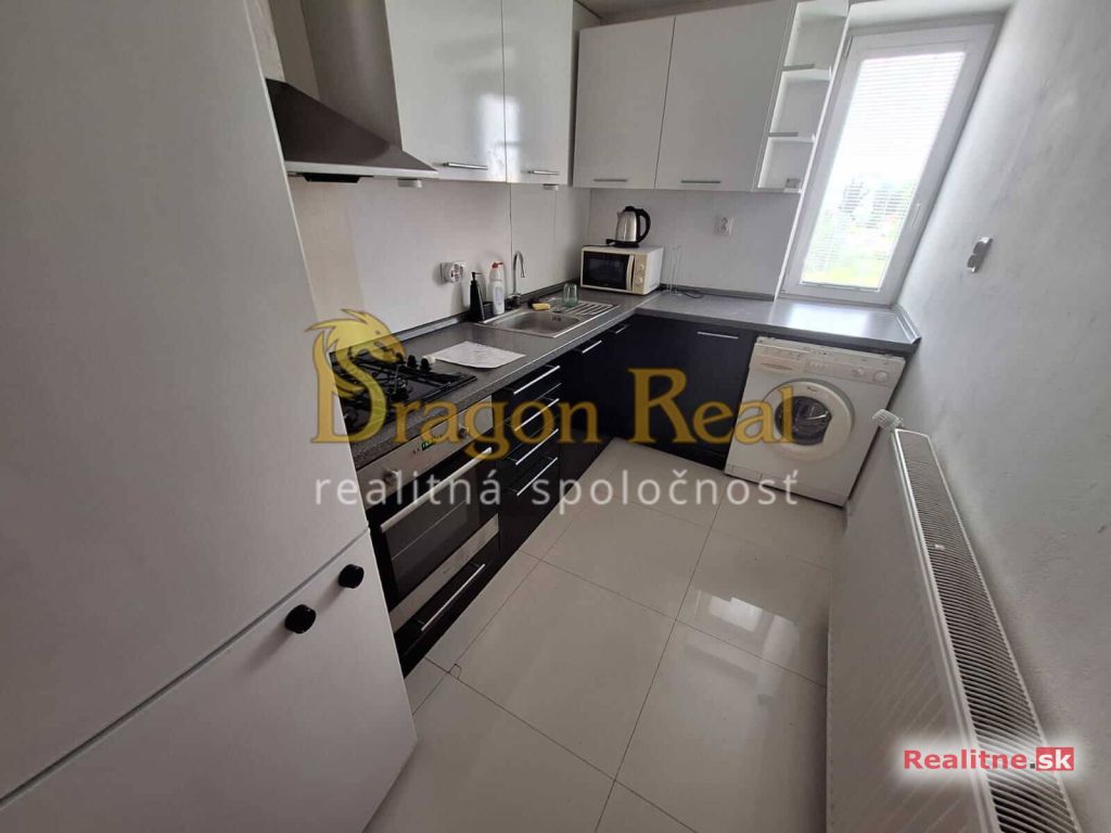 PRENÁJOM – 2 izbový byt s balkónom – MICHALOVCE