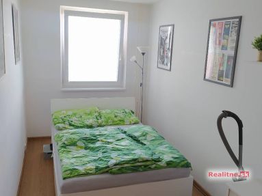 Prenájom 2-izbového bytu v širšom centre Piešťan