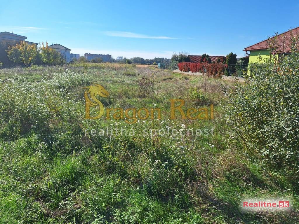 PREDAJ - Stavebný pozemok o rozlohe 7651 m2 - MICHALOVCE