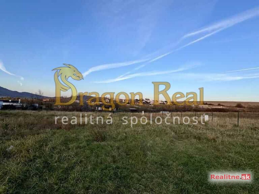 PREDAJ - investičný pozemok na budúcu výstavbu- 596 m2 - Ľubotice
