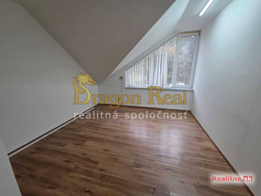 PRENÁJOM – Obchodný priestor o rozlohe 16m2 – MICHALOVCE