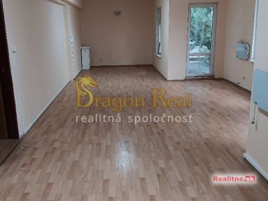 01 PRENÁJOM – Lukratívny priestor o rozlohe 67m2 – MICHALOVCE